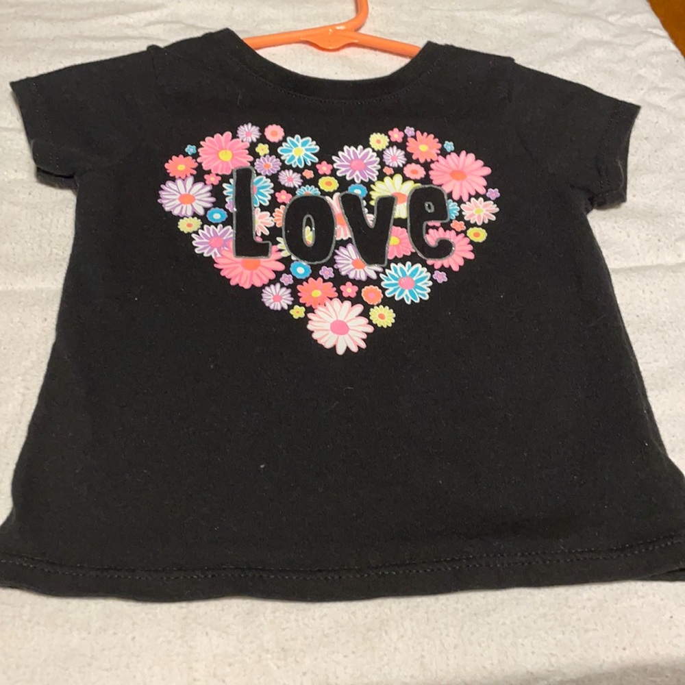 Black ‘love’ shirt